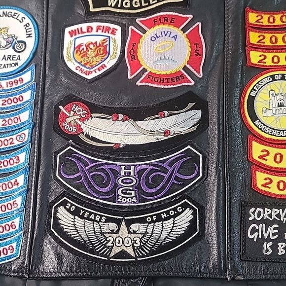 REAL Women's Biker Vest Cut with Patches & Pins from Wild Fire HOG Villa Park IL - Picture 10 of 16